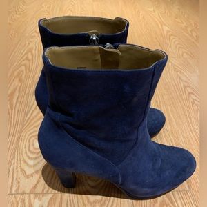 Nine West booties size 8 1/2 US.
